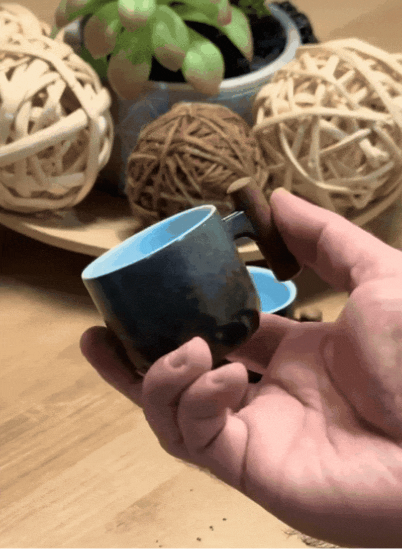Retro-Kaffeetasse aus Keramik